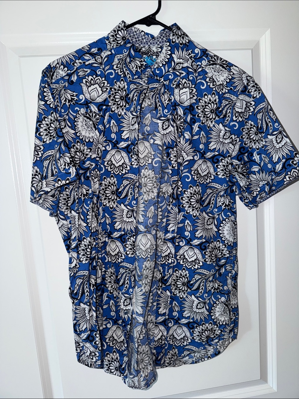 Robert Graham Blue and White Floral Short-Sleeve Button-Down Shirt